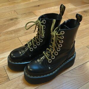 Dr. Martens Jadon Max Platform Leather Boots